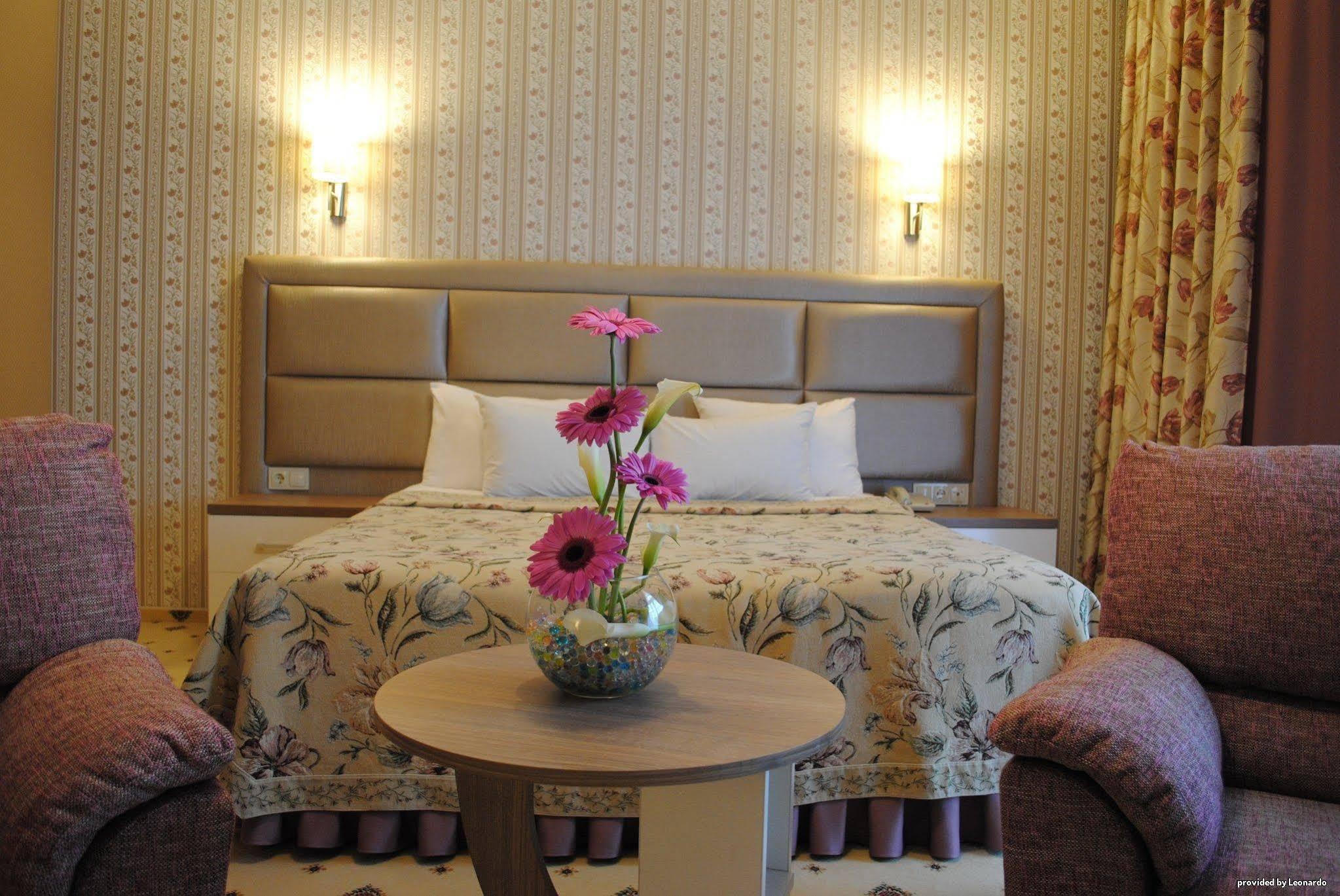 Flowers Hotel Chişinău Eksteriør billede