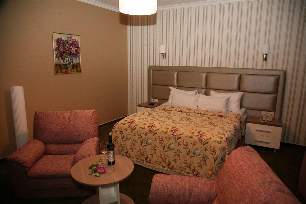 Flowers Hotel Chişinău Eksteriør billede