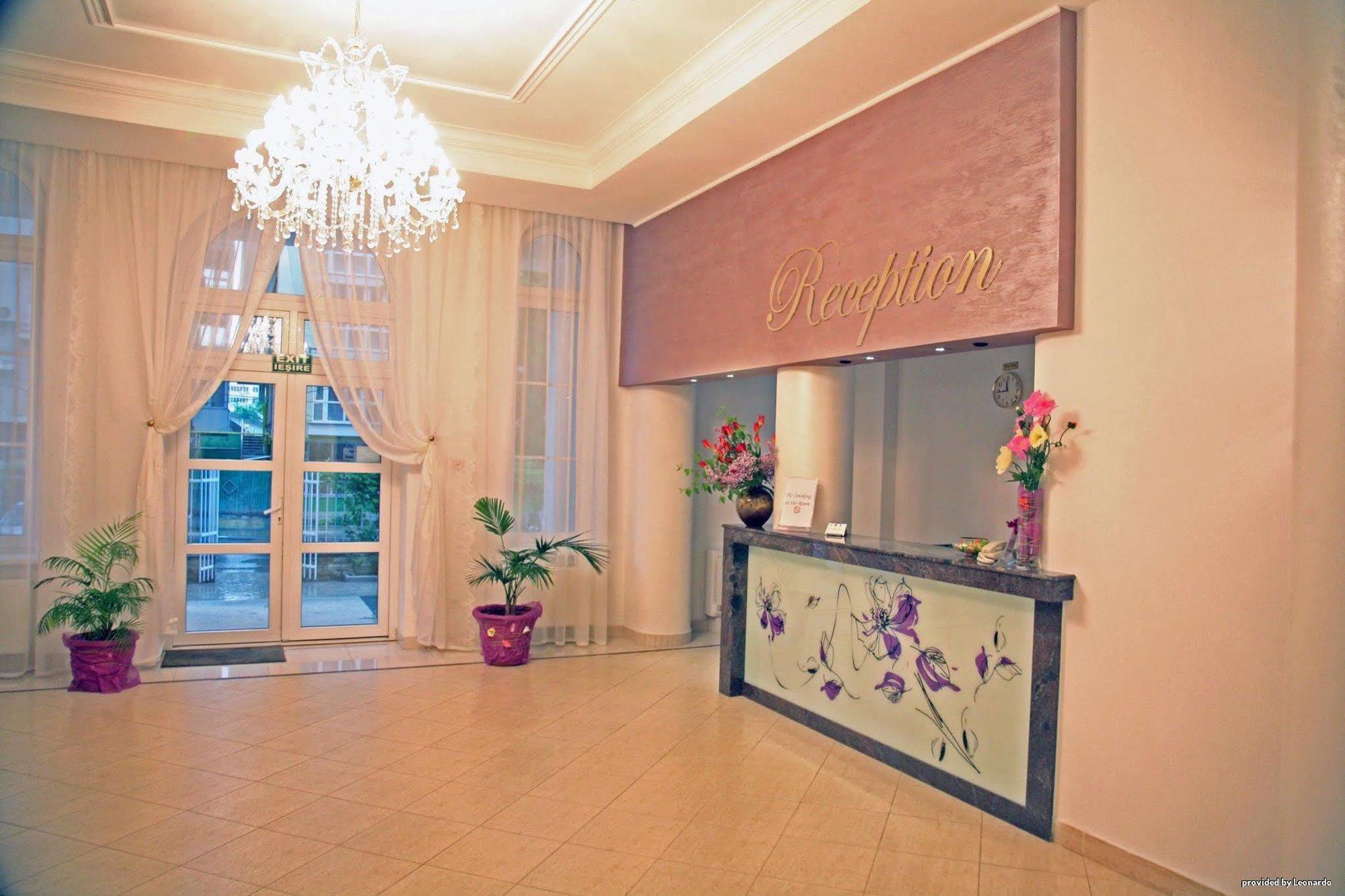 Flowers Hotel Chişinău Eksteriør billede