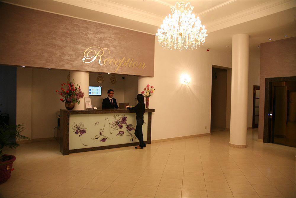 Flowers Hotel Chişinău Eksteriør billede